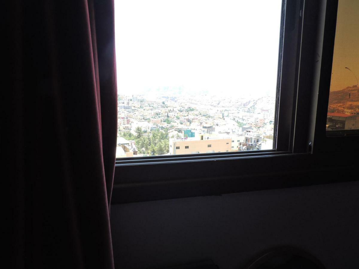 Valentine Inn Luxury Wadi Musa Exterior photo
