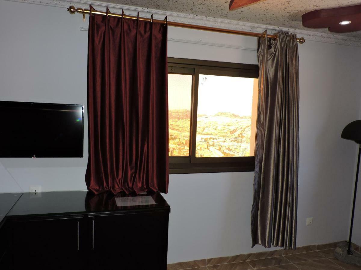 Valentine Inn Luxury Wadi Musa Exterior photo