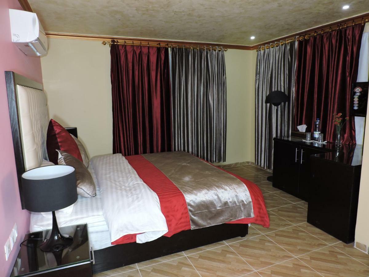 Valentine Inn Luxury Wadi Musa Exterior photo