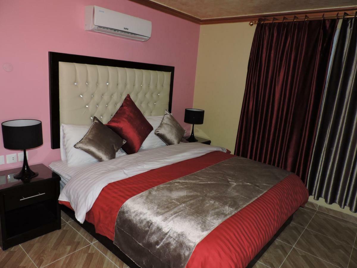 Valentine Inn Luxury Wadi Musa Exterior photo
