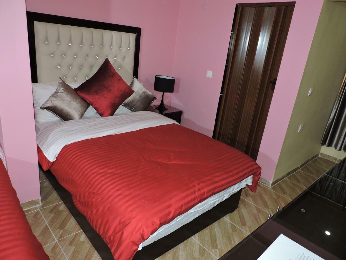 Valentine Inn Luxury Wadi Musa Exterior photo
